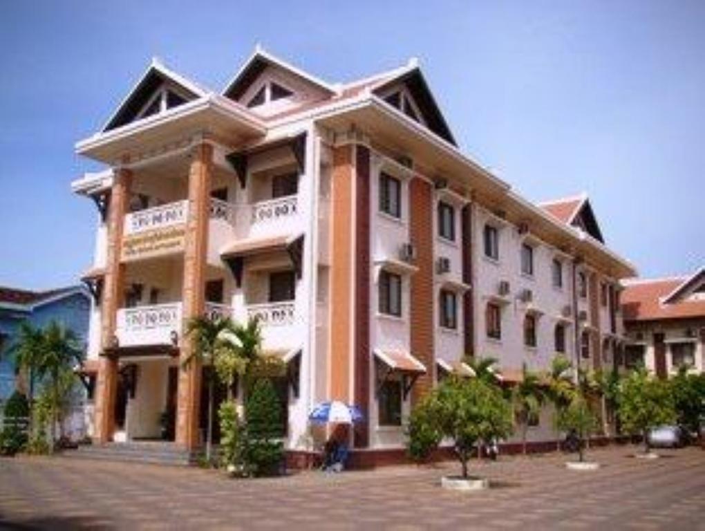 Victoria Hotel Battambang Extérieur photo